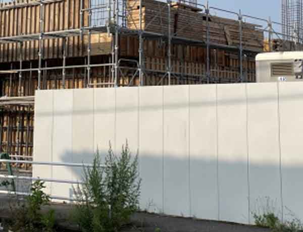 万能鋼板　仮囲い施工　建設工事・土木工事の仮設足場