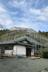 寺院素屋根足場施工　岡村総建