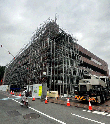 改修工事足場施工　岡村総建