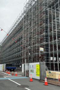 改修工事足場施工　岡村総建