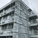 昇降用足場　岡村総建