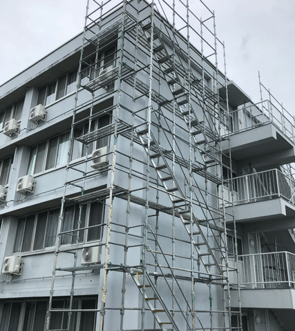昇降用足場　岡村総建