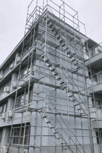昇降用足場　岡村総建